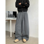 Relaxing and relaxed straight leg casual pants with a drooping feel