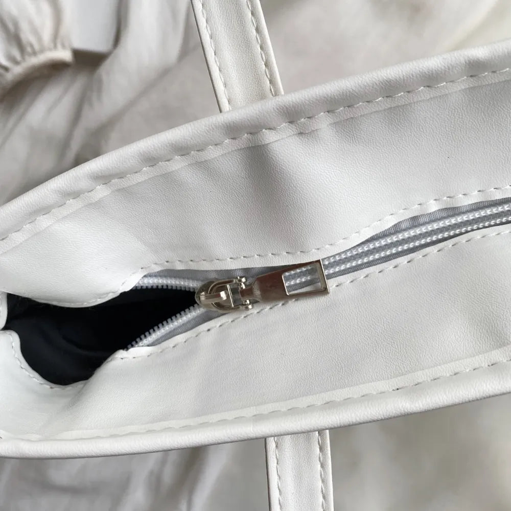 Women’s Straw Tote Bag – Summer Handbag with Leather Strap