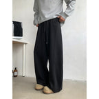 Relaxing and relaxed straight leg casual pants with a drooping feel