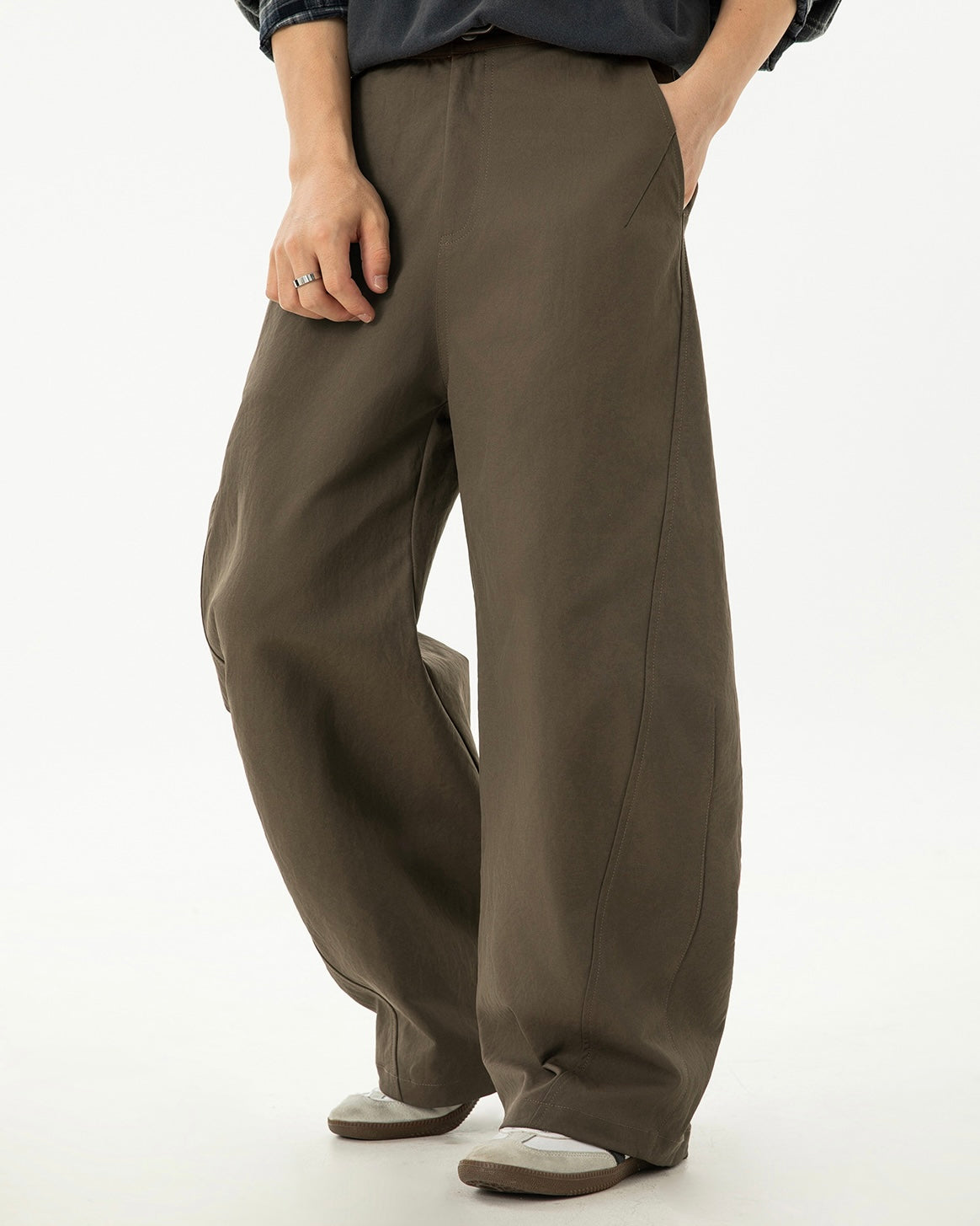 Women’s Wide-Leg Pleated Casual Pants with Side Split & Pockets